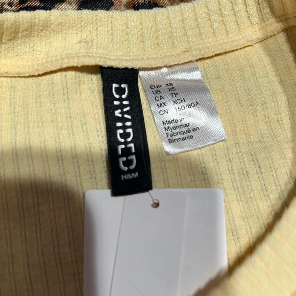NWT H&M Daisy Embroidered Pastel Yellow Cropped Long Sleeve